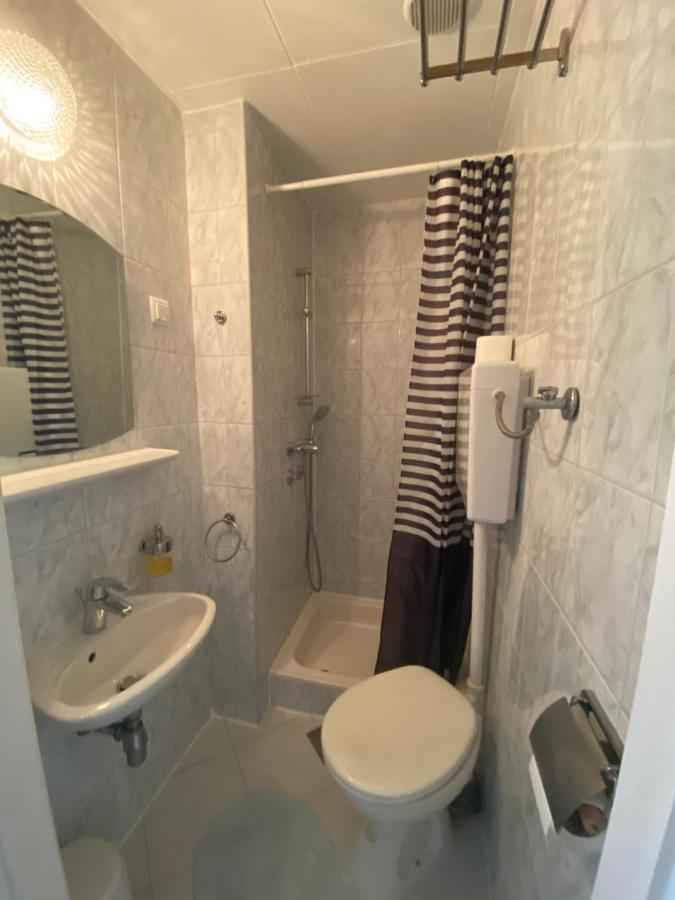 Mira Sea Front Guesthouse Komiza Bagian luar foto