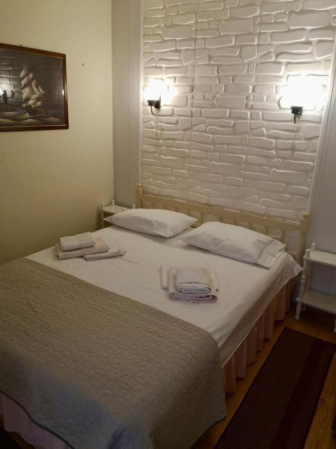 Mira Sea Front Guesthouse Komiza Bagian luar foto