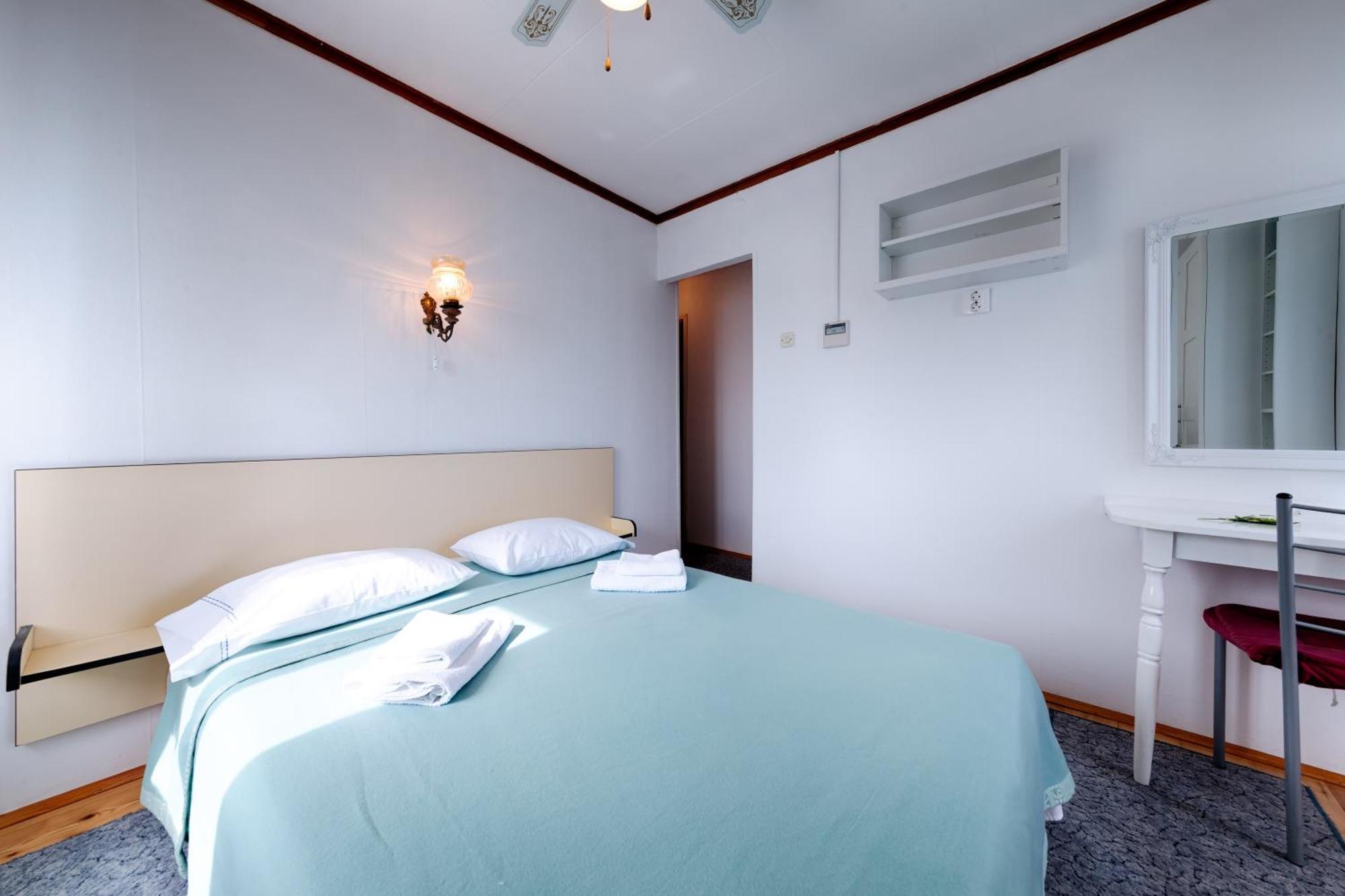 Mira Sea Front Guesthouse Komiza Ruang foto