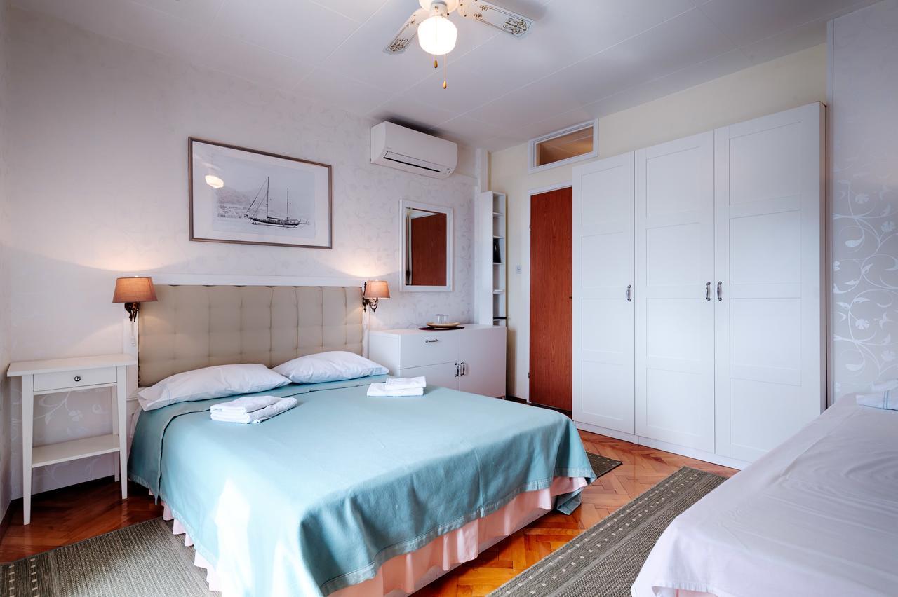 Mira Sea Front Guesthouse Komiza Bagian luar foto