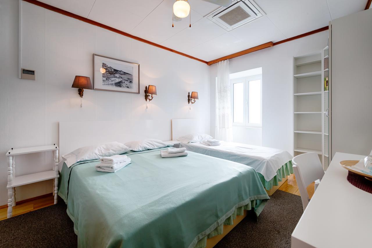 Mira Sea Front Guesthouse Komiza Bagian luar foto